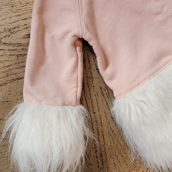 24 month blush pink with white fur jacket💞🤍 - Picture 4 of 11